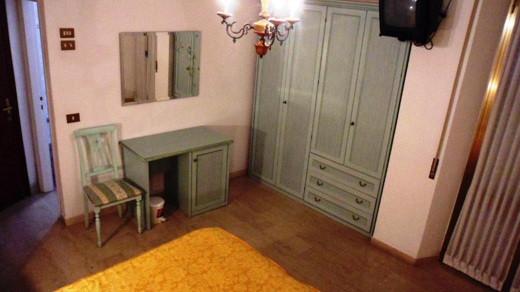 Hotel Reali Chianciano Terme Δωμάτιο φωτογραφία