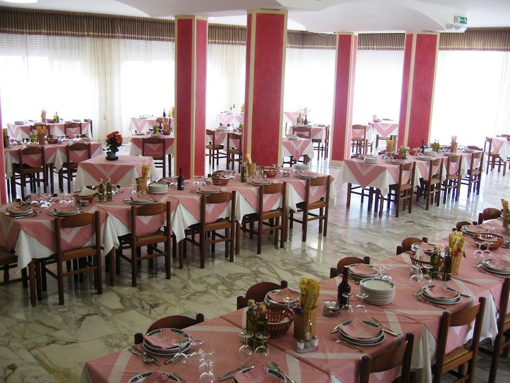Hotel Reali Chianciano Terme Εξωτερικό φωτογραφία