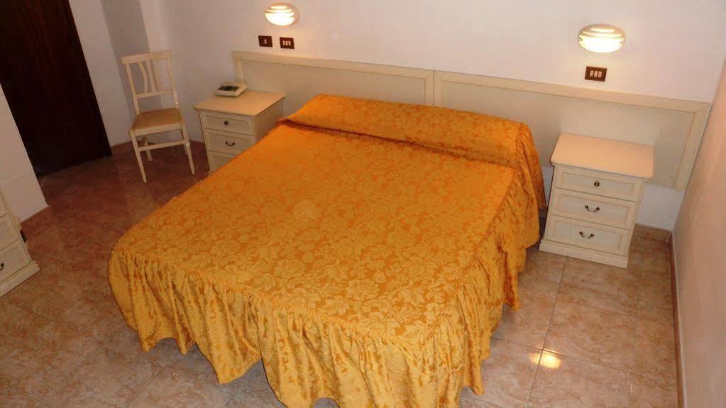 Hotel Reali Chianciano Terme Εξωτερικό φωτογραφία